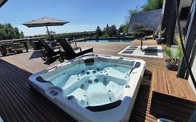 Sky House Agen Logement détente avec Spa Jacuzzi Sauna Hammam